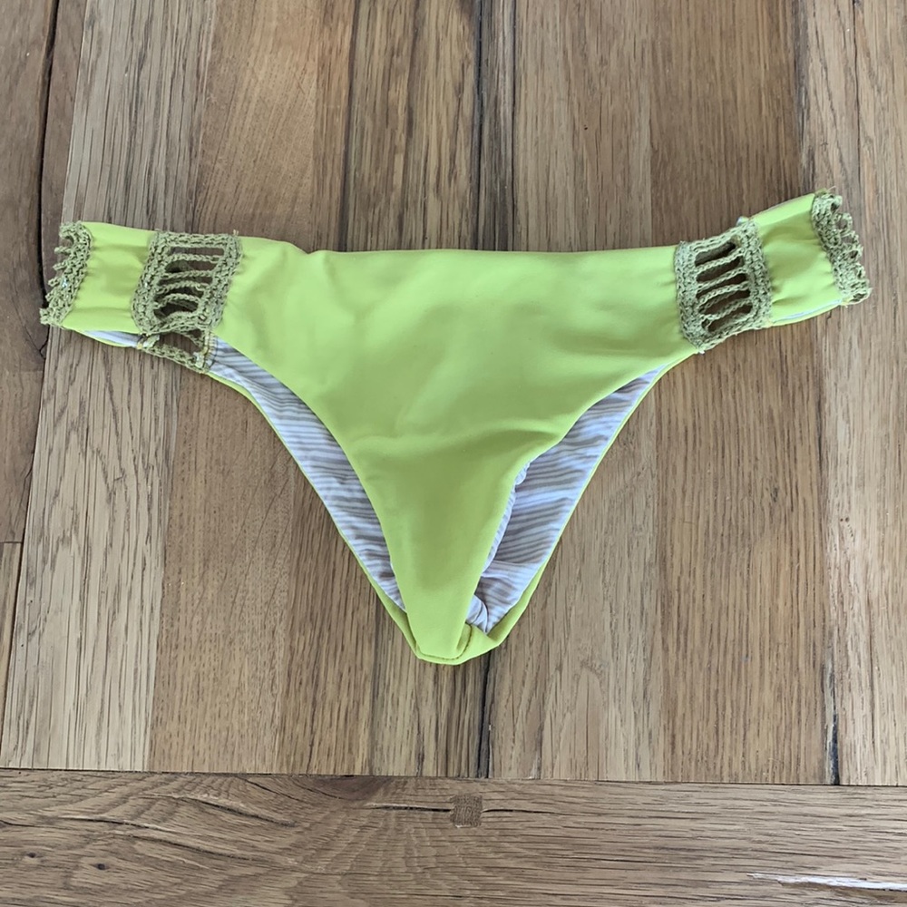 Acacia Lilikoi Gili Bottoms Size P